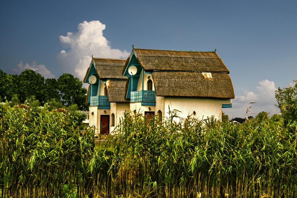 Vulturul Pescar Hotel Maliuc Exterior photo